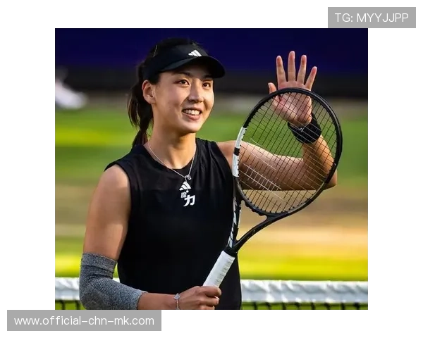 网球女将比赛结束素颜亮相惊艳全场