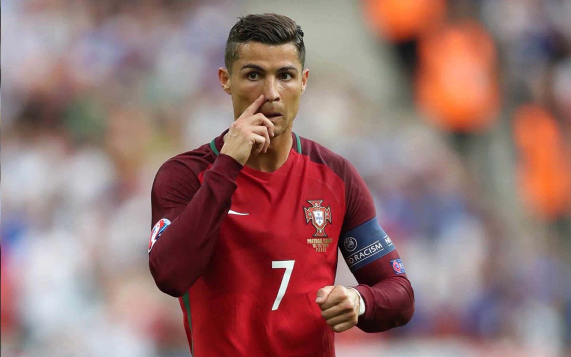 安东·李恩：全黑队的进攻领袖，用精准的传球和快速突破不断撕裂防线